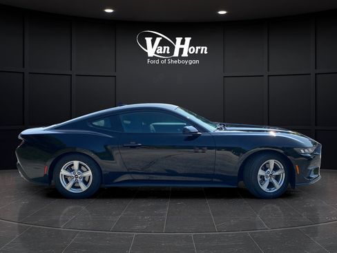 Used 2024 Ford Mustang Coupe RWD image 9