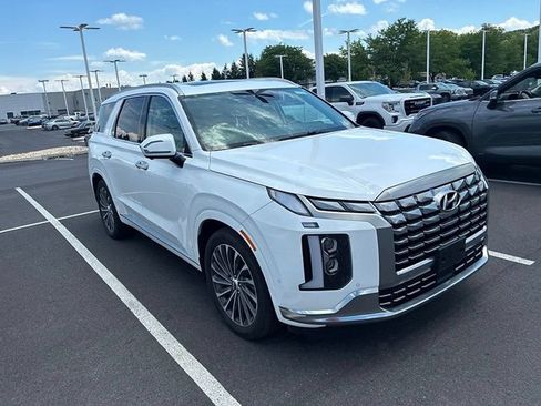 Used 2023 Hyundai Palisade Calligraphy w/ Winter Package AWD/4WD image 2
