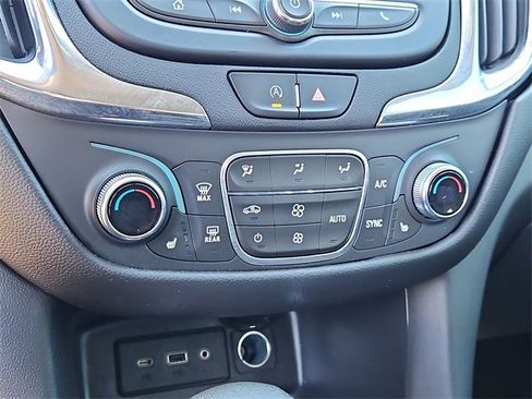 Used 2023 Chevrolet Equinox LT image 27