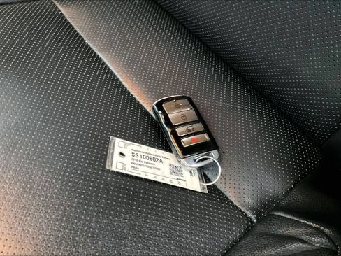 Used 2016 Kia Cadenza Premium FWD image 14