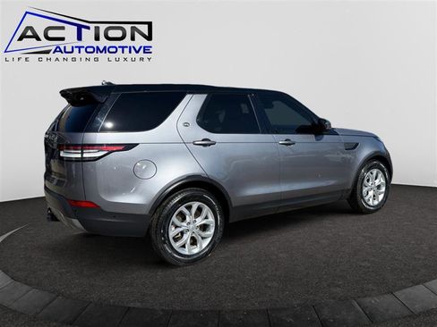 Used 2020 Land Rover Discovery SE image 8