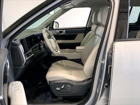 Used 2024 Hyundai Santa Fe SEL FWD image 18