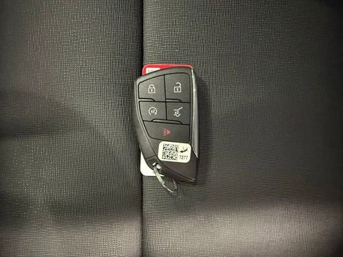 Used 2025 Buick Enclave Preferred image 27