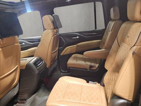 Used 2021 Cadillac Escalade ESV Sport w/ Driver Assist Tech Package AWD/4WD image 22