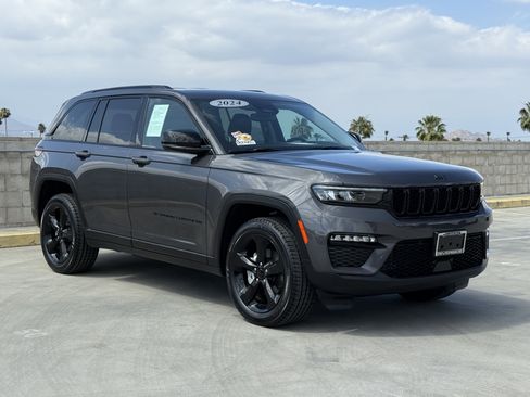 Used 2024 Jeep Grand Cherokee Limited w/ Black Appearance Package RWD image 2