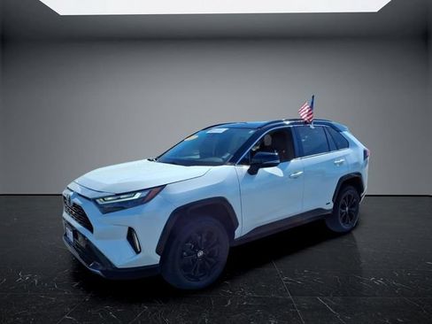 Used 2022 Toyota RAV4 XSE w/ XSE Grade Weather Package AWD/4WD image 7
