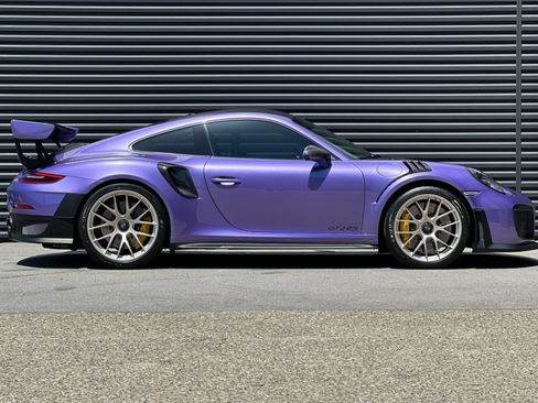 Certified 2018 Porsche 911 GT2 RS RWD image 9
