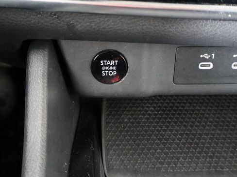 Used 2024 Nissan Rogue S image 32