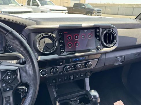 Used 2021 Toyota Tacoma TRD Sport w/ Technology Package image 30