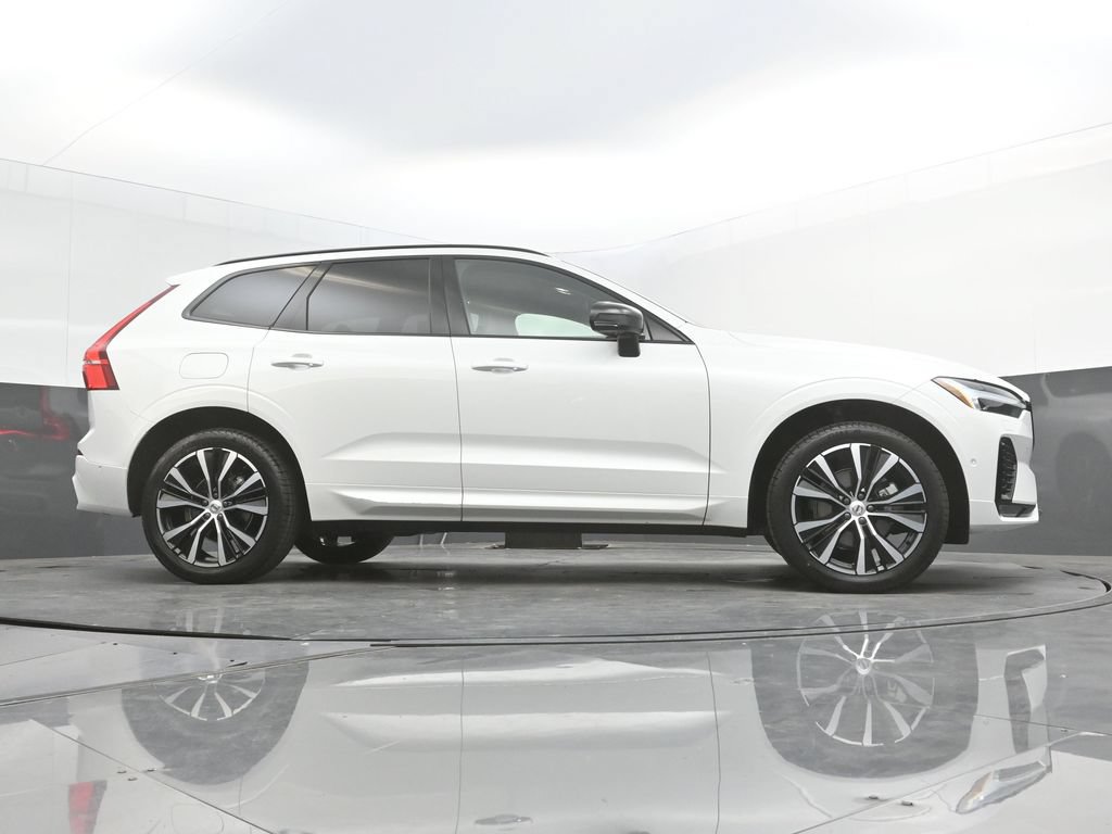 Certified 2024 Volvo XC60 B5 Ultimate w/ Protection Package Premier AWD/4WD image 35