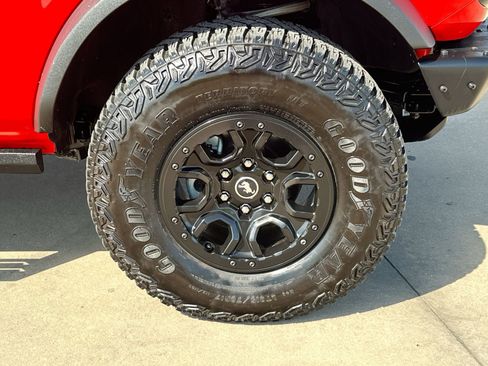 Used 2024 Ford Bronco Wildtrak image 10