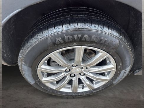 Used 2019 Cadillac XT4 Premium Luxury w/ Cold Weather Package FWD image 17