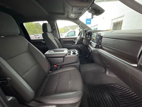 Used 2025 Chevrolet Silverado 2500 LT w/ Convenience Package AWD/4WD image 16