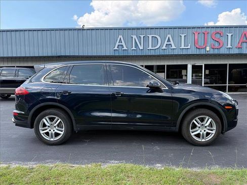 Used 2016 Porsche Cayenne AWD/4WD image 6