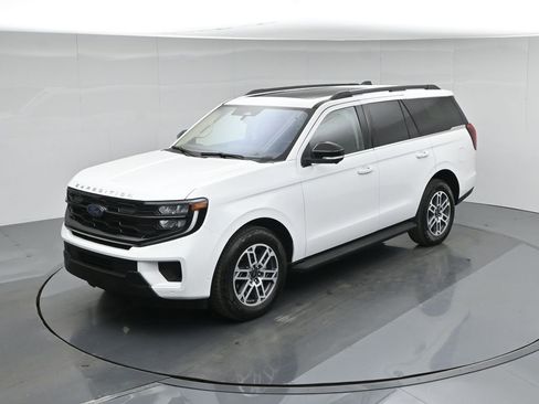 Used 2025 Ford Expedition Active AWD/4WD image 43