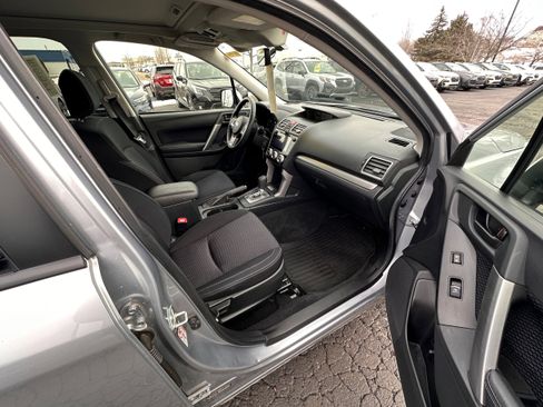 Used 2017 Subaru Forester 2.5i Premium image 16