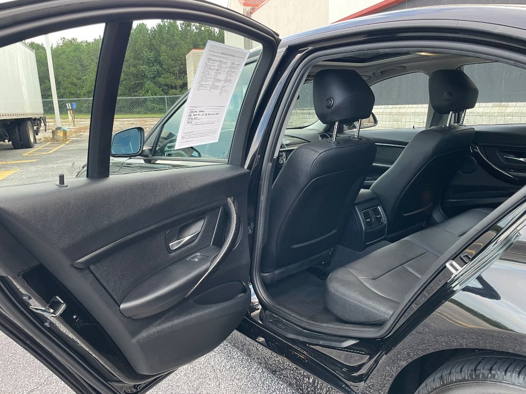 Used 2016 BMW 320i Sedan RWD image 17