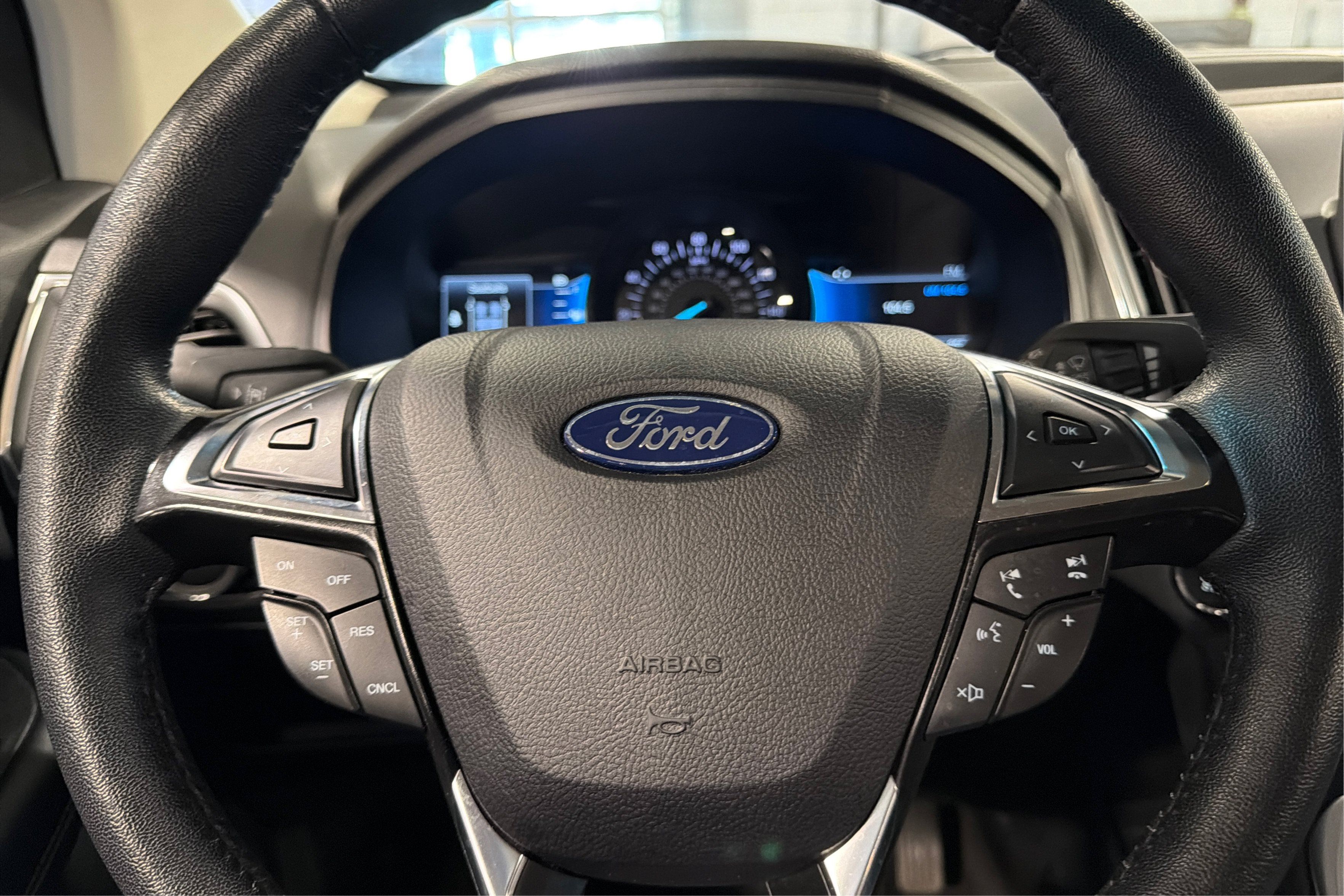 Used 2024 Ford Edge Titanium AWD/4WD image 24