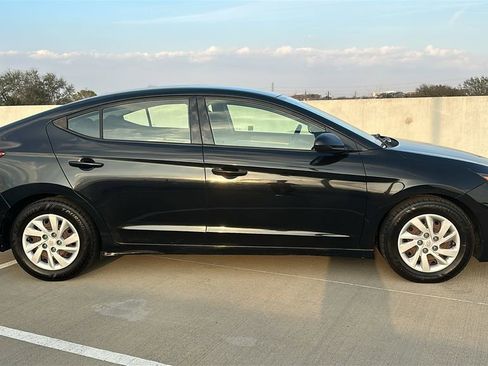 Used 2019 Hyundai Elantra SE w/ Cargo Package image 13
