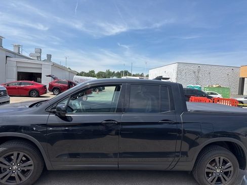 Used 2020 Honda Ridgeline Sport image 6