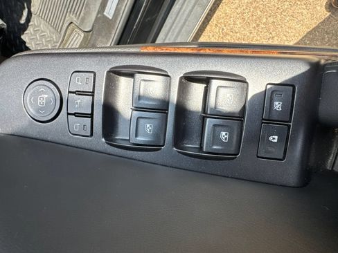 Used 2016 Chevrolet Tahoe LTZ RWD image 6