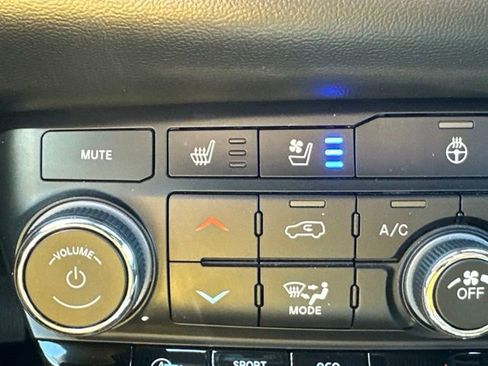 Used 2024 Dodge Durango GT AWD/4WD image 21