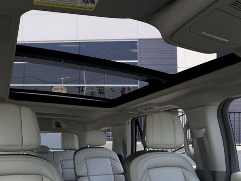 New 2026 Lincoln Navigator Reserve w/ Jet Appearance Package AWD/4WD image 22