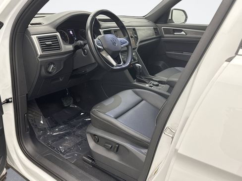 Used 2020 Volkswagen Atlas Cross Sport SE w/ Towing Package image 10