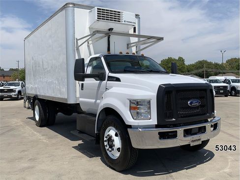 Used 2023 Ford F650 2WD Regular Cab Super Duty image 3