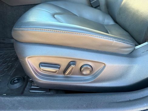 Used 2020 Toyota Camry XLE image 27