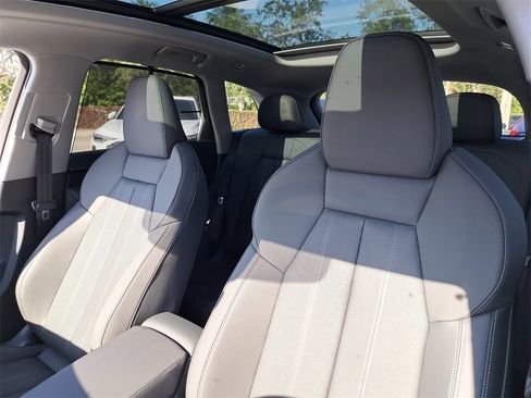 New 2025 Audi Q5 Premium Plus image 17