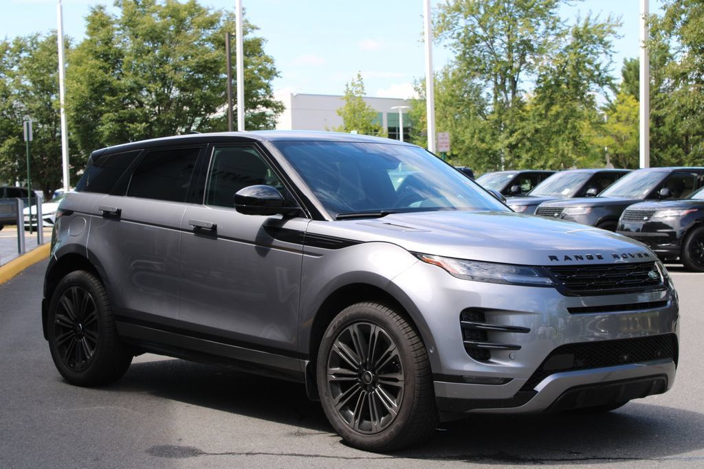 Certified 2026 Land Rover Range Rover Evoque Dynamic SE AWD/4WD image 3