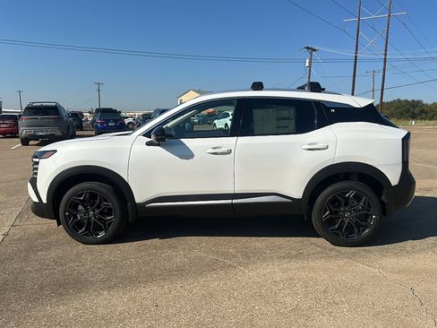 New 2026 Nissan Kicks SR image 5