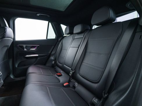 Certified 2025 Mercedes-Benz GLC 300 4MATIC image 34