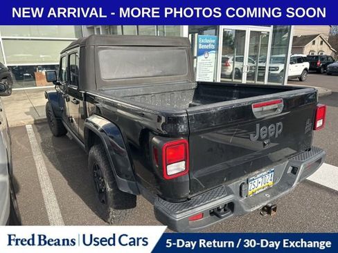 Used 2021 Jeep Gladiator Sport image 7