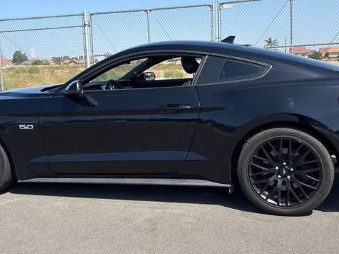 Used 2020 Ford Mustang GT Premium w/ GT Performance Package RWD image 8