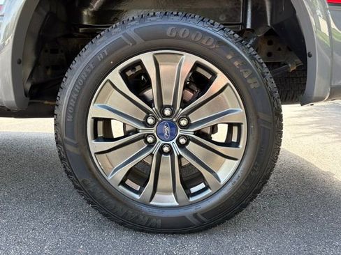 Used 2018 Ford F150 Lariat w/ Equipment Group 502A Luxury AWD/4WD image 14