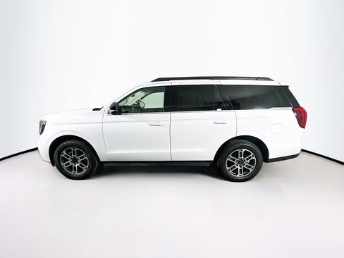 Used 2025 Ford Expedition Active AWD/4WD image 4