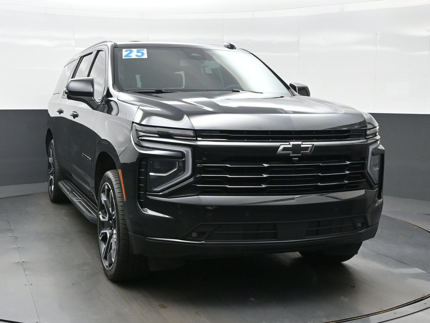 Used 2025 Chevrolet Suburban RST w/ RST Capability Package AWD/4WD image 11