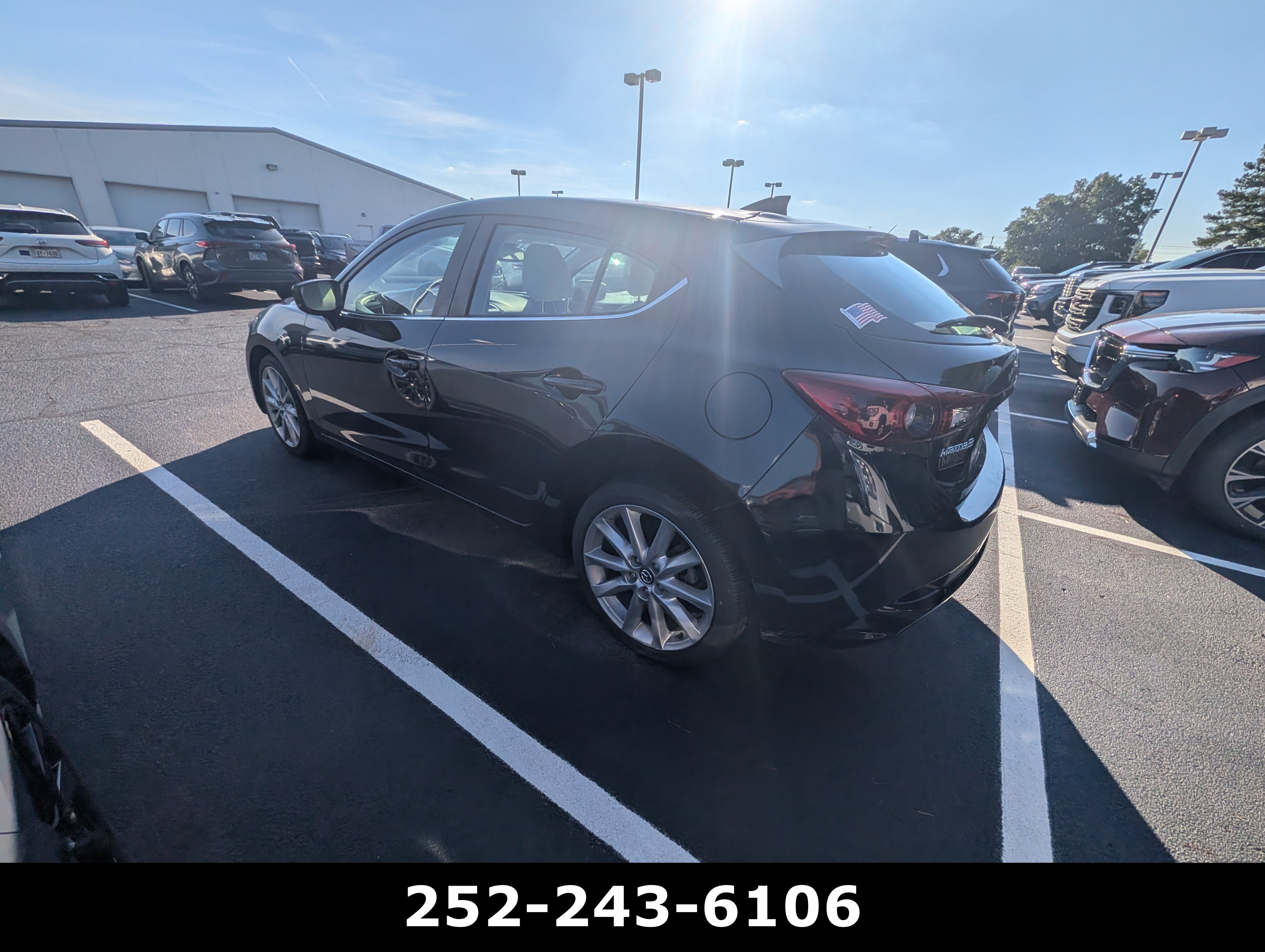 Used 2017 MAZDA MAZDA3 Grand Touring w/ Premium Equipment Package FWD image 2