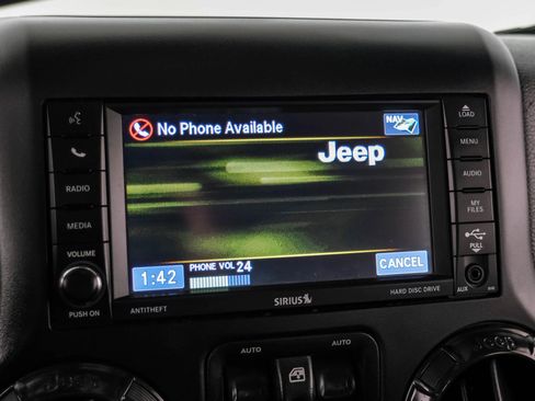 Used 2017 Jeep Wrangler Unlimited Rubicon AWD/4WD image 24
