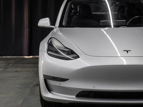 Used 2018 Tesla Model 3 Mid Range image 52