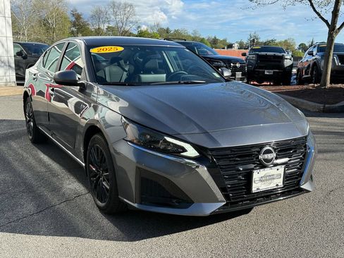 Used 2025 Nissan Altima 2.5 SV w/ SV Special Edition Package AWD/4WD image 7