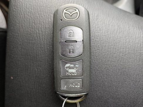 Used 2016 MAZDA MAZDA3 i Touring FWD image 28