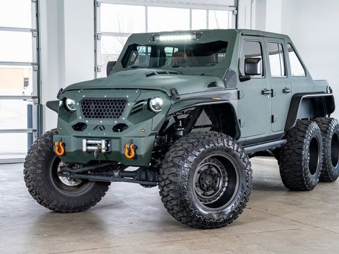 Used 2019 Jeep Wrangler Unlimited Sport S image 2