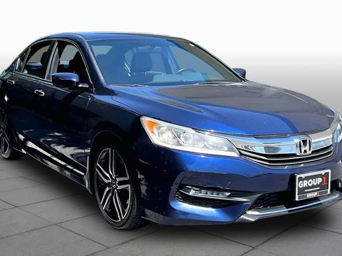 Used 2017 Honda Accord Sport image 3