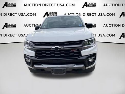 Used 2022 Chevrolet Colorado Z71 AWD/4WD image 2