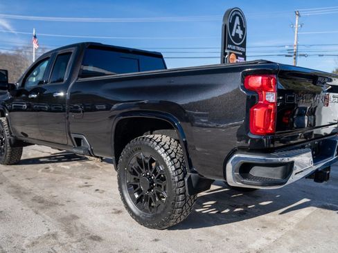 Used 2022 Chevrolet Silverado 2500 LTZ image 3