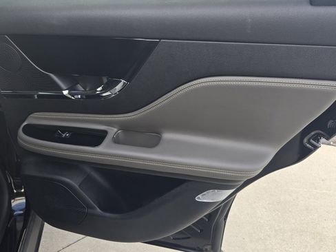 Certified 2023 Lincoln Corsair AWD image 34