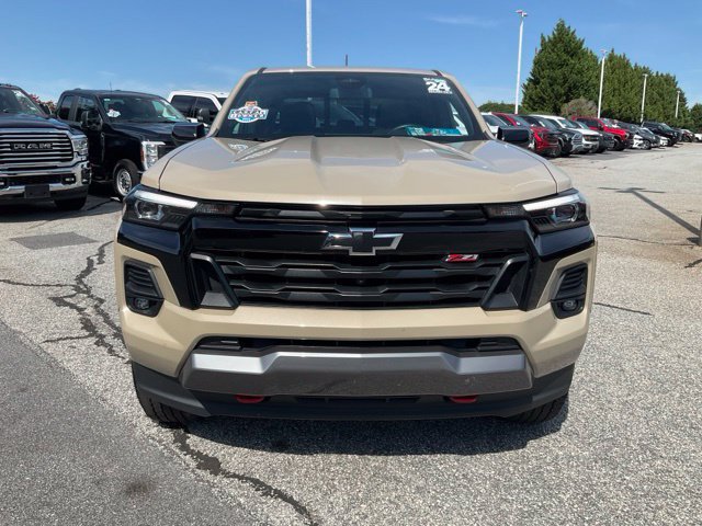 Used 2024 Chevrolet Colorado Z71 w/ Z71 Convenience Package 2 AWD/4WD image 2